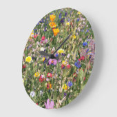 Kleurrijke wilde bloemenweide, levendig patroon. grote klok (Hoek)