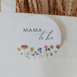 Kleurrijke Wildflower Mama te zijn Ronde Button 5,7 Cm<br><div class="desc">Deze kleurrijke wildflower mama to be knop is ideaal voor uw eenvoudige, grillige, boho regenboog zomerse baby shower. De felle, betoverde roze, gele, oranje en gouden kleurbloemen geven dit product het gevoel van een minimalistische, elegante, hippie-voorjaarstuin. Het moderne ontwerp is kunstzinnig en delicaat, met een klassieke aardse weide die in...</div>