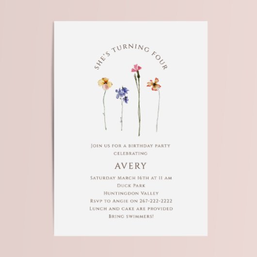 Kleurrijke Wildflower Vierde verjaardagsfeest Kaart