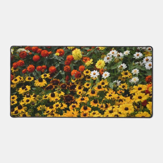 Kleurrijke Zinnia's en Gouden Rudbeckias Bloemen Bureaumat (Voorkant)