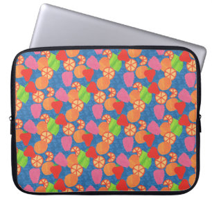 Kleurrijke zomer maakt patroon op diepblauw laptop sleeve