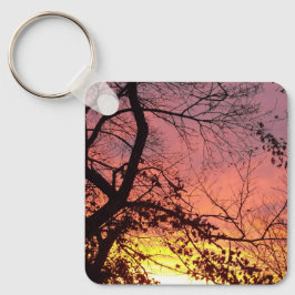 Kleurrijke Zonsondergang Door Kale Bomen Sleutelhanger