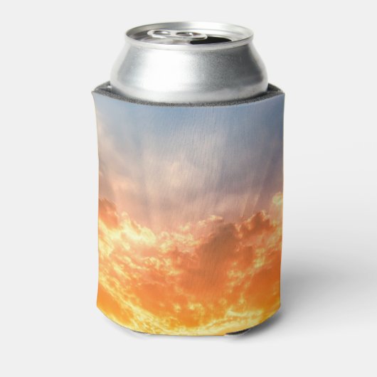 Kleurrijke zonsondergang: vurige hemel schemering. blikjeskoeler (Blikje Achterkant)