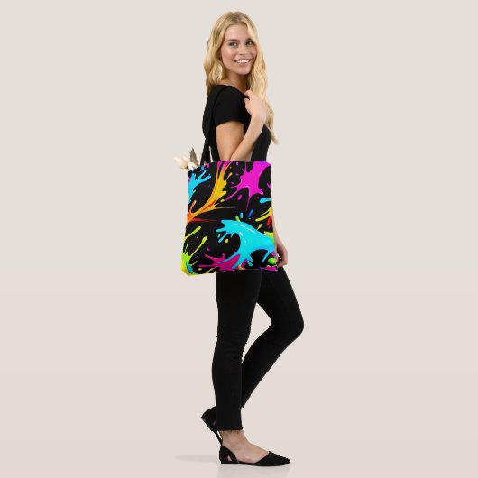 Kleursplash: Abstracte kunst Tote Bag (Op model)