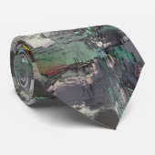 Kleursteen, groen-grijze munt overheerst stropdas (Opgerold)