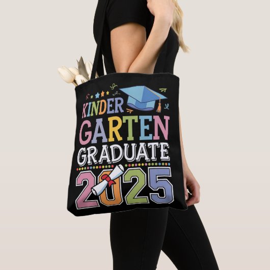 Kleuterschool Afgestudeerd 2025 Diploma Uitreiking Tote Bag (Dichtbij)