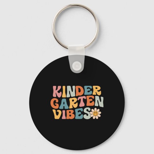 Kleuterschool Vibes - Kinder Crew Retro Eerste Dag Sleutelhanger (Voorkant)