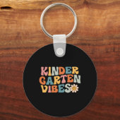 Kleuterschool Vibes - Kinder Crew Retro Eerste Dag Sleutelhanger (Voorkant)