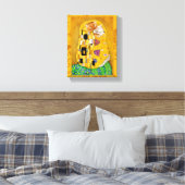 Klimt Cat Kiss Gouden kunstparodie Canvas Afdruk (Insitu (Slaapkamer))