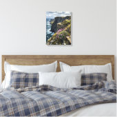 Klippen van Moher Zee Pinks Thrift Kunst Canvas Afdruk (Insitu (Slaapkamer))