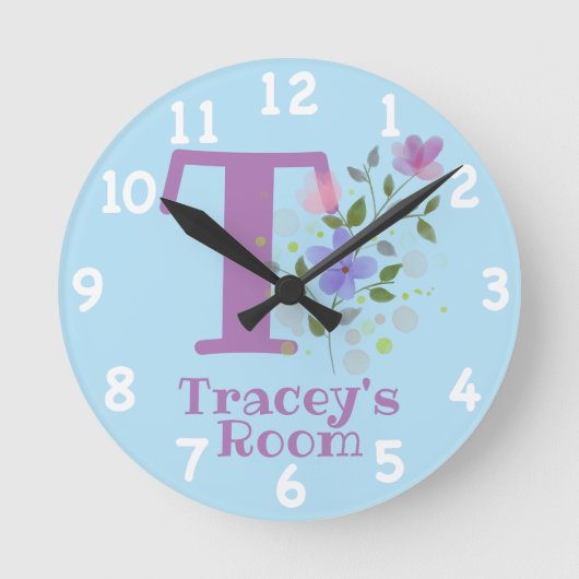 Klok in bloemontwerp met naam Tracey en initiaal (Voorkant)
