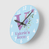 Klok in een Floral Ontwerp met Naam & Initiaal (Hoek)