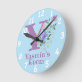 Klok in een Floral Ontwerp met Naam & Initiaal (Hoek)