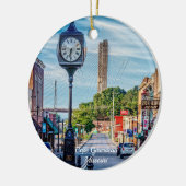 Klok in het centrum van het Ornament van Cape Gira (Links)