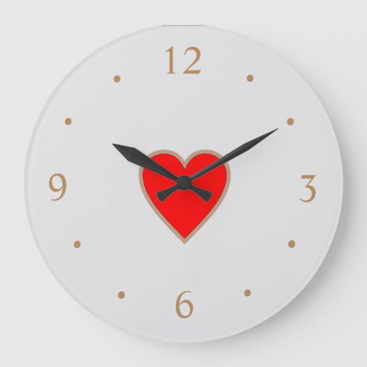 Klok in roomkleur met rode hartvormige wijzerplaat (Voorkant)