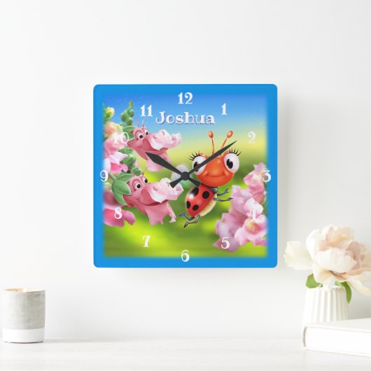 Klok Ladybug in de bloemtuin. (Huis)