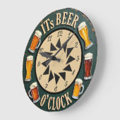Klok met 'Het is bieruur' in distressed afwerking (Hoek)