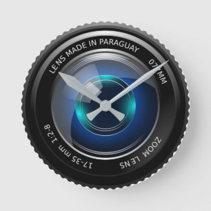 Klok met ronde randen met SLR-zoomlensontwerp
