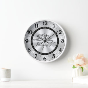 Klok voor 25-jarig huwelijksjubileum aan de muur