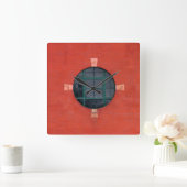 Klok voor aan de muur bij het raam (Huis)