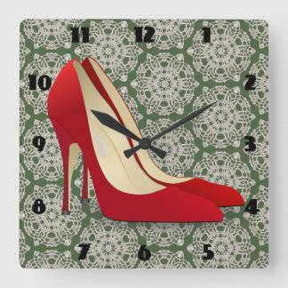 klok voor rode hipschoenen