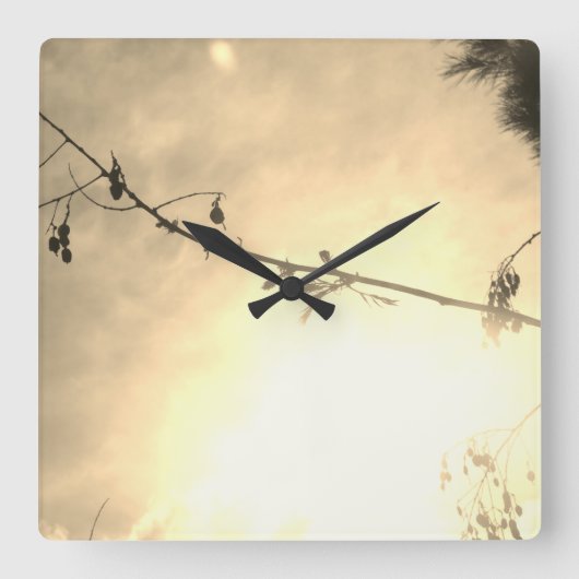 KLOKKUNST EN DESIGN VIERKANTE KLOK (Voorkant)