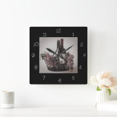 Klokplein optioneel. 3 mandje met wijn en druiven vierkante klok (Huis)