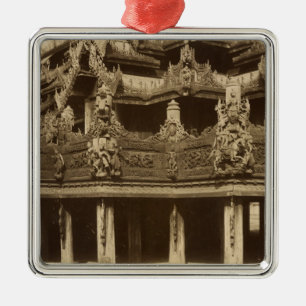 Klooster of pagode, detail, waarschijnlijk Mandala Metalen Ornament
