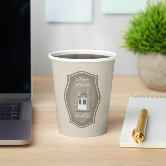 Klop en de deur zal openen - Paper Cup Papieren Bekers (Insitu)
