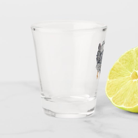 Klop hem! tekst met een kleine ongerustheid shot glas (Links)