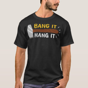 Knal het en hang het op t-shirt