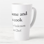 Knap en kan koken voeg naam masterchef datum toe latte mok (Rechterhoek)