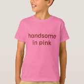 knap in roze t-shirt (Voorkant)