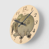 knappe puppy dog speelt boeiend bruin ronde klok (Hoek)