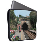 Knaresborough treinstation laptop sleeve (Voorkant Rechts)