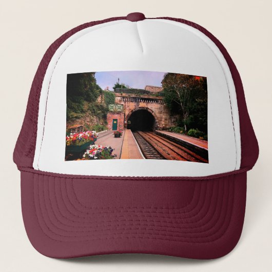 Knaresborough-treintunnel Trucker Pet (Voorkant)