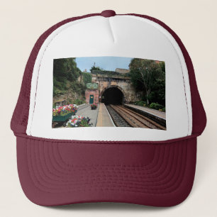 Knaresborough-treintunnel Trucker Pet
