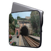 Knaresborough-tunnel Laptop Sleeve (Voorkant Links)