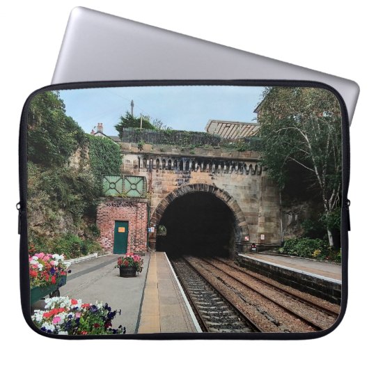 Knaresborough-tunnel Laptop Sleeve (Voorkant)
