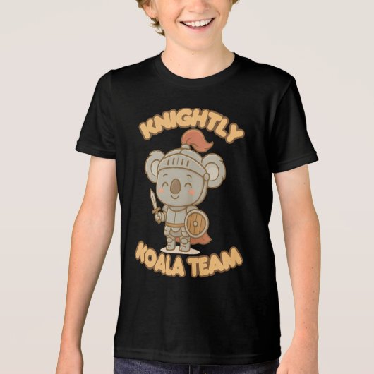 Knight Koala Team T-Shirt – Schattigee Kawaii Fant (Voorkant)