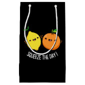 Knijp de dag Positieve Fruit Pun Dark BG Klein Cadeauzakje (Voorkant)