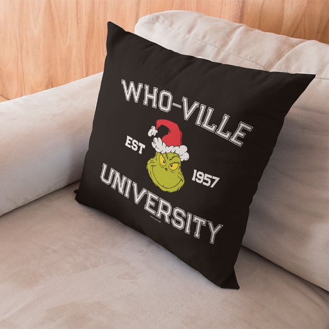 knijpen | Who-ville University EST 1957 Kussen (Pillow on couch)