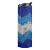 knitted fabric with striped figures blue and white thermosbeker (Gedraaid links)