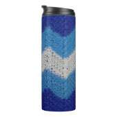 knitted fabric with striped figures blue and white thermosbeker (Geroteerd rechts)