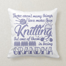 Knitting Grandma Kussen