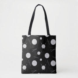 Knitting Yarn en Needles Black White Tote Bag