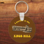 Knob Hill Sleutelhanger- Retro Style Sleutelhanger (Voorkant)