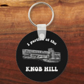 Knob Hill Sleutelhanger - White on Black (Voorkant)