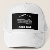 Knob Hill Trucker Pet - White on Black (Voorkant)