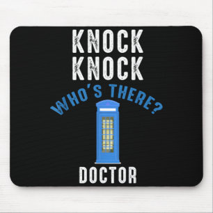 Knock Nnock Wie Is Daar_ Dokter Grappige Knock Wie Muismat